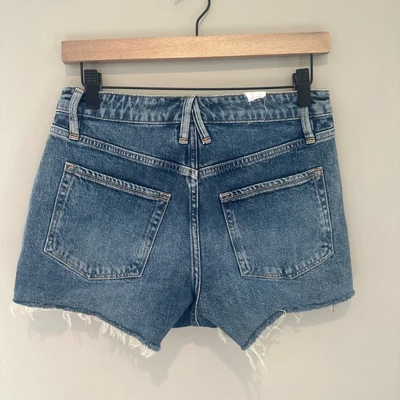 Good American factory distressed shorts size 0 NWOT - Picture 4 of 4